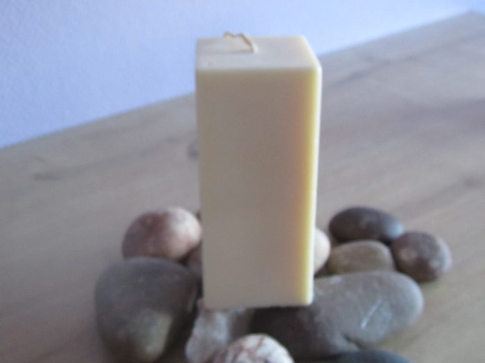 Bougie Artisanale parfumée "Pilier Rectangulaire" – Image 4
