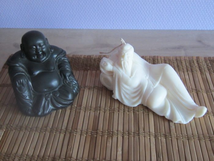 Bougie Artisanale parfumée"Bouddha" sur Sofa – Image 5